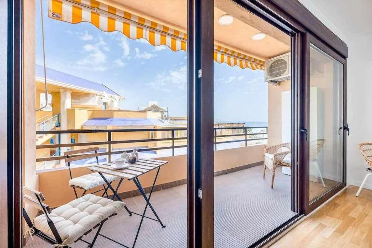 Vivendos Primera Línea De Playa Torremolinos